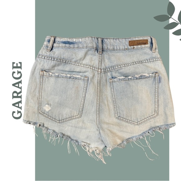 🛍️3/$40 Garage Women's Festival High Wast Distressed Denim Shorts - Blue Size 3 - Picture 2 of 5